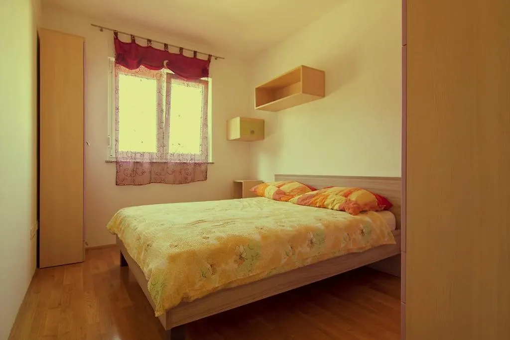 Apartment In Pula/Istrien 11082 Veruda 0*,
